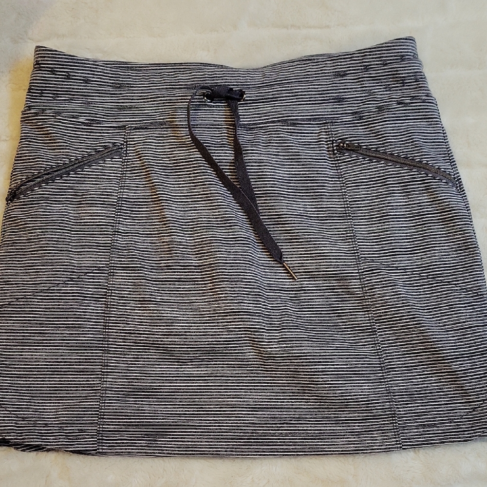 Athleta Black and White Striped Skort